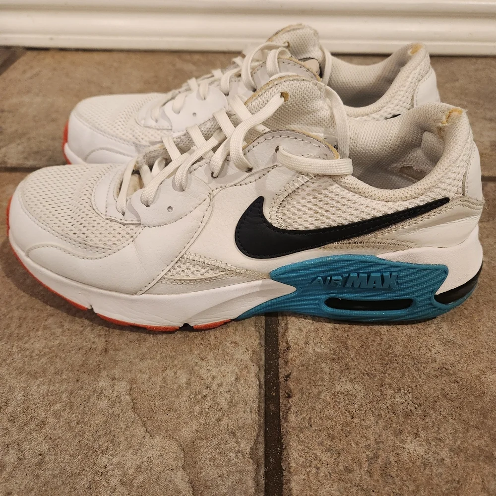 NIKE Air Max Excee Women's Casual Sneakers‎ Size 7.5